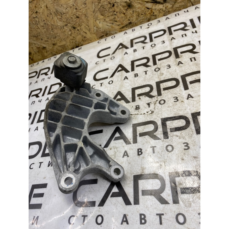 Кронштейн подушки двигателя (кронштейны двигателя) Ford Fusion MK5 2.5 dg937m125ad