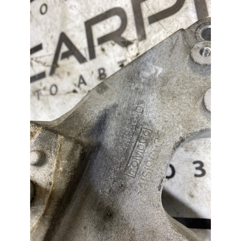 Кронштейн подушки двигателя (кронштейны двигателя) Ford Fusion MK5 2.5 dg937m125ad