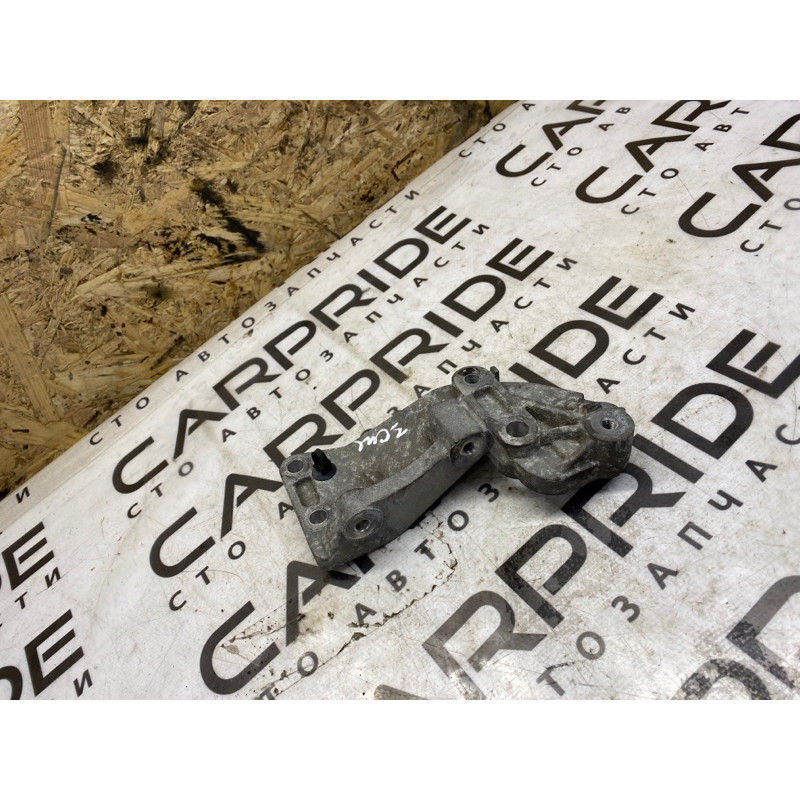 Кронштейн генератора (кронштейны двигателя) Jeep Cherokee Trailhawk 2014 2.4 04627154ac