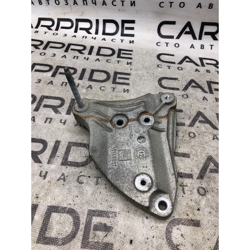 Кронштейн компрессора кондиционера (кронштейны двигателя) Chevrolet Volt 1 1.4 55569037