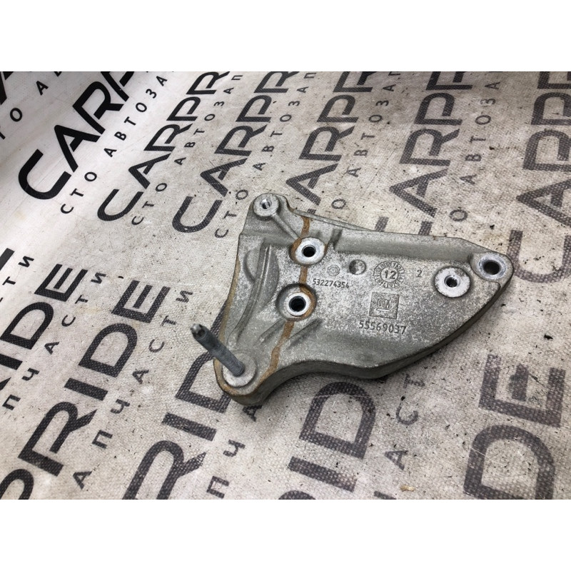 Кронштейн компрессора кондиционера (кронштейны двигателя) Chevrolet Volt 1 1.4 55569037