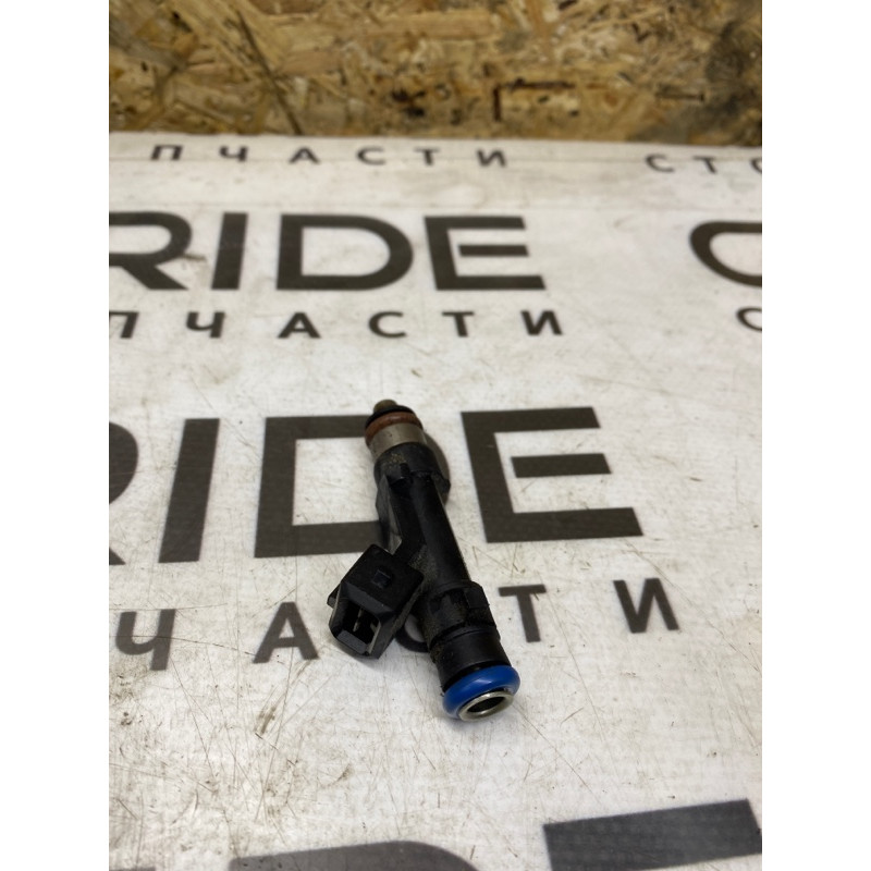 Форсунка топливная (топливная система) Chevrolet Volt 1 1.4 55565481