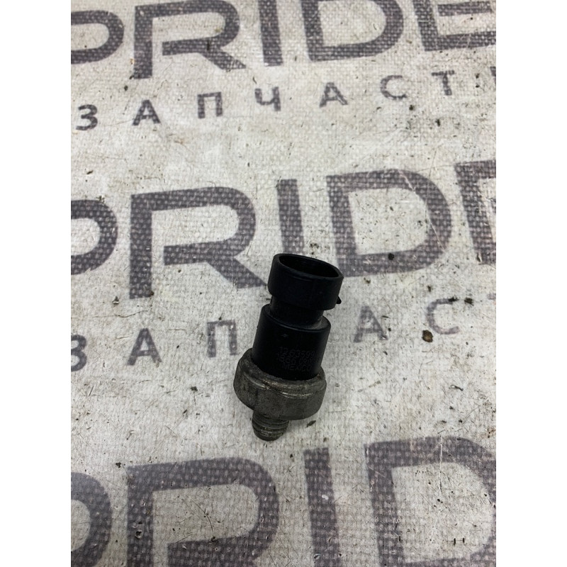 Датчик давления масла (электрика двигателя) GMC Terrain 1 2.4 12635992