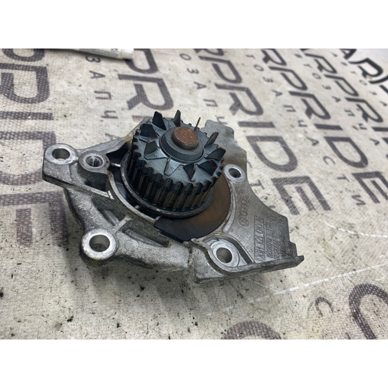 Помпа (система охлаждения) Volkswagen Tiguan 5N 2.0 06h121010a