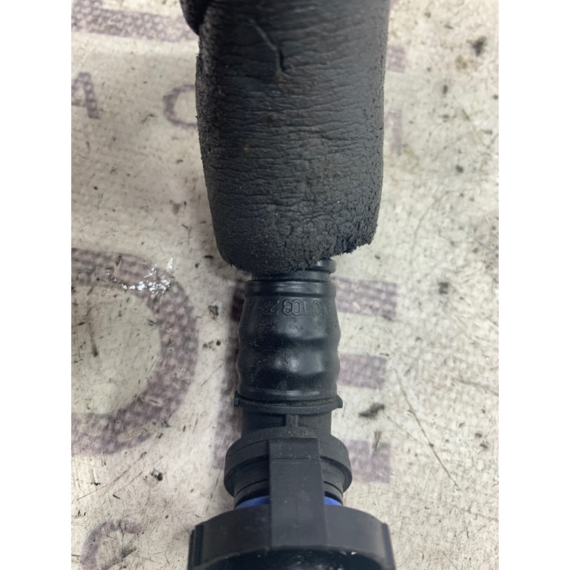 Трубка вентиляции картерных газов (двигатель и элементы) Volkswagen Tiguan 5N 2.0 06J103221A