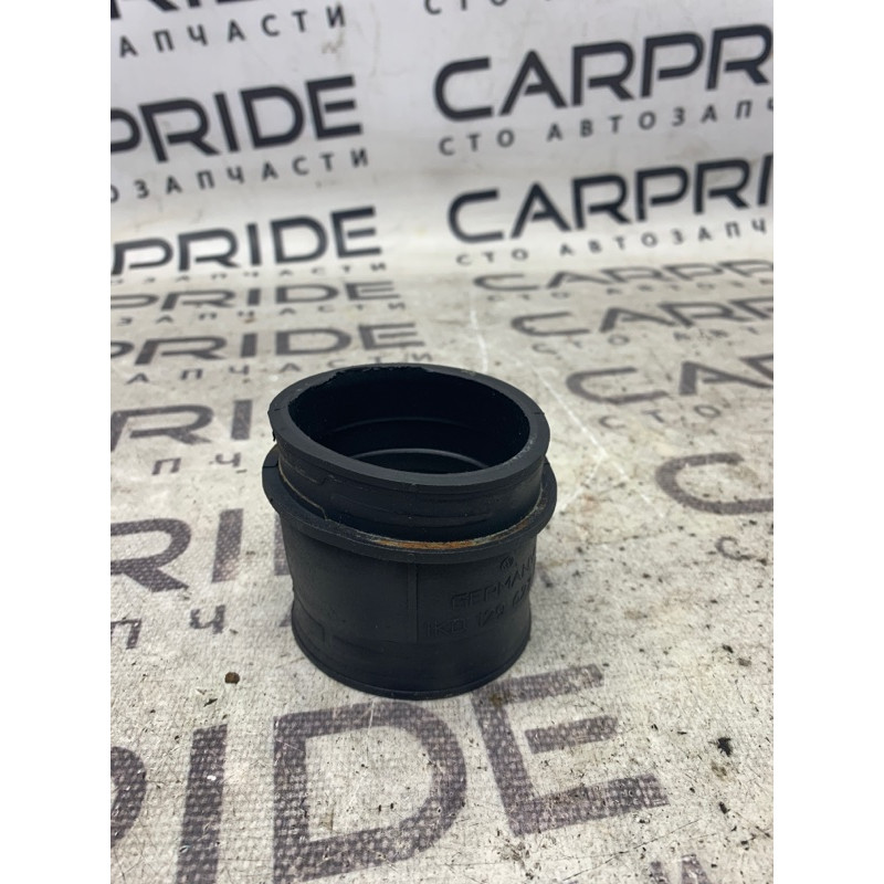 Патрубок (система охлаждения) Volkswagen Tiguan 5N 2.0 1k0129627c