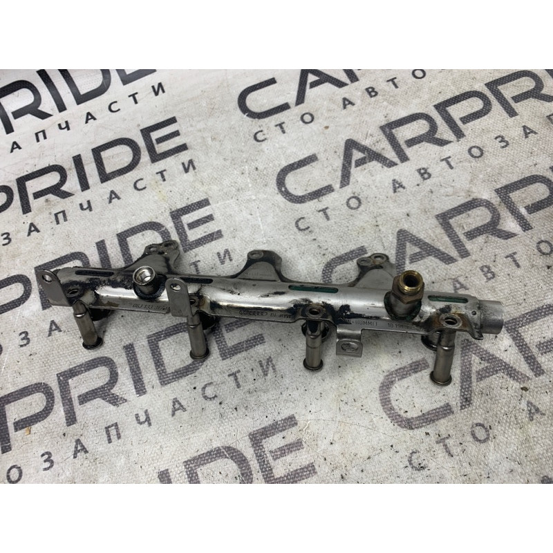 Топливная рампа (топливная система) Volkswagen Tiguan 5N 2.0 06J133317M