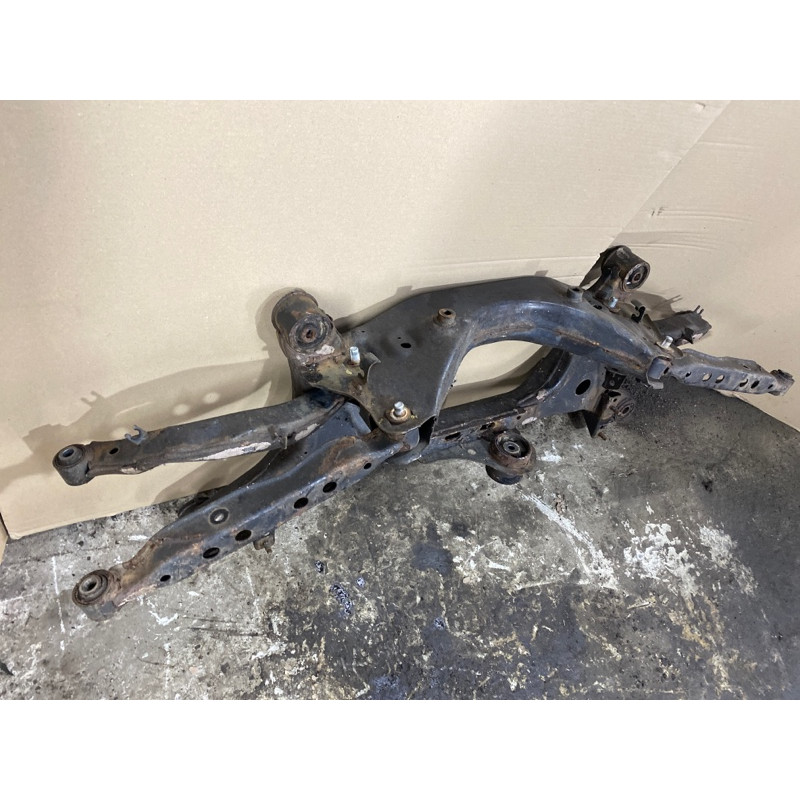 Подрамник (подвеска) Nissan Juke F15 554001KD0A