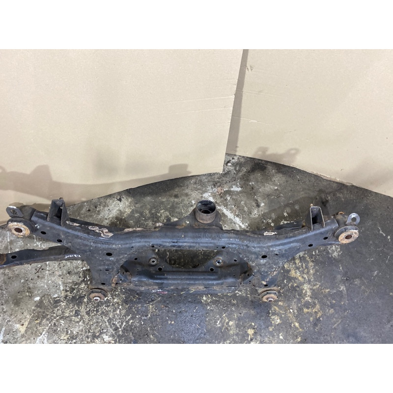 Подрамник (подвеска) Nissan Juke F15 554001KD0A