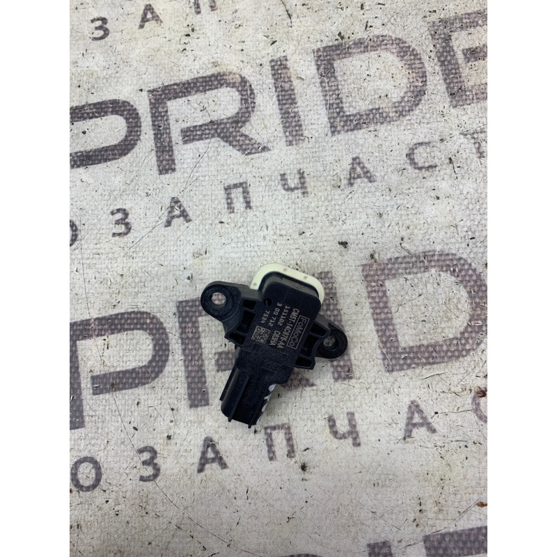 Датчик удара (электрика / датчики) FORD Focus MK3 2016 1.0 HM5Z14B345A