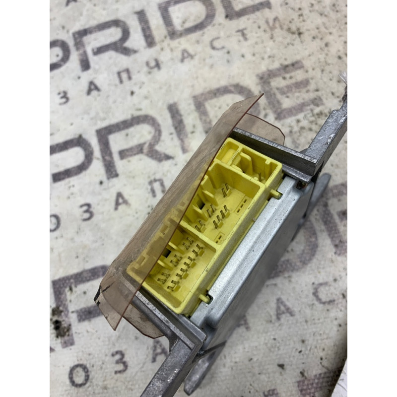 Блок управления airbag (airbag/безопасность) Mitsubishi Pajero 3 mr551784l