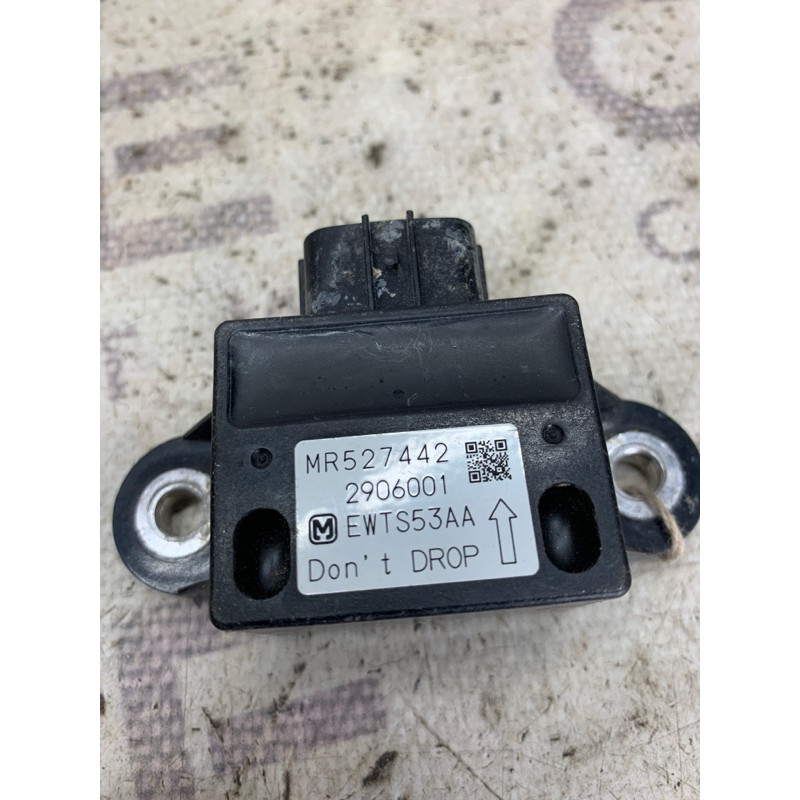 Датчик удара (электрика / датчики) Mitsubishi Montero 3 mr527442