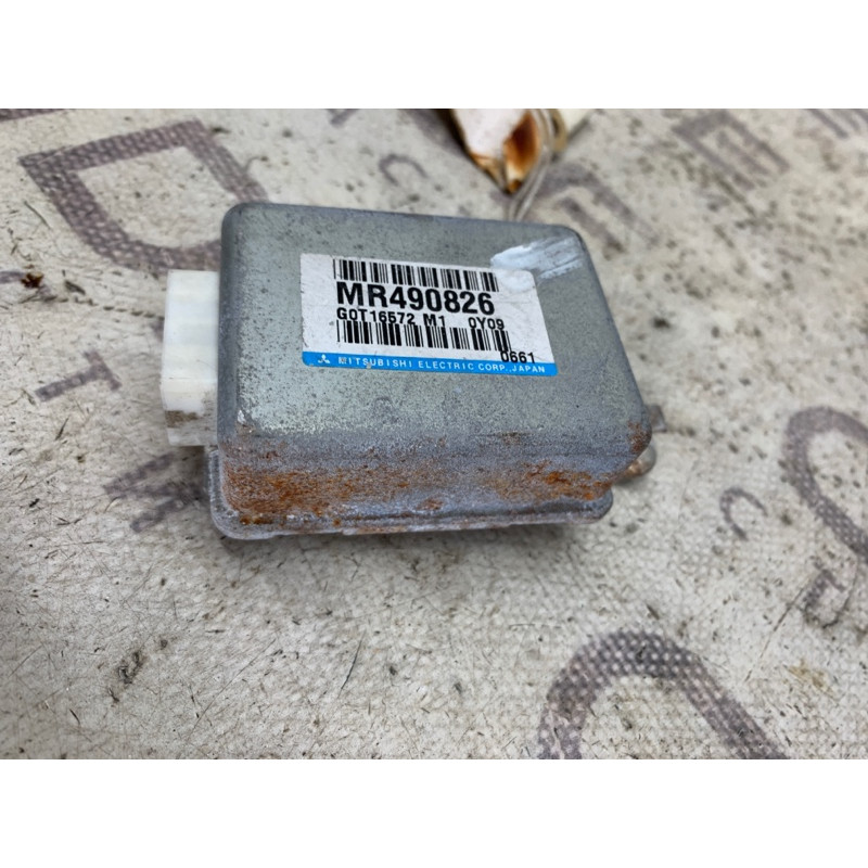 Блок управления круиз-контролем (электрика / блок управления) Mitsubishi Montero 3 mr490826