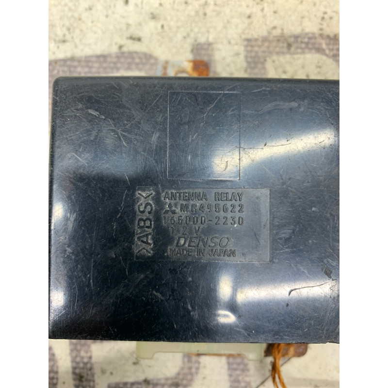 Усилитель антенны (электрика) Mitsubishi Montero 3 mr495622