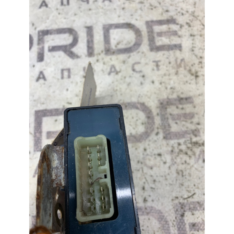 Усилитель антенны (электрика) Mitsubishi Montero 3 mr495622