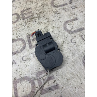 Привод заслонки отопителя