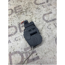 Привод заслонки отопителя