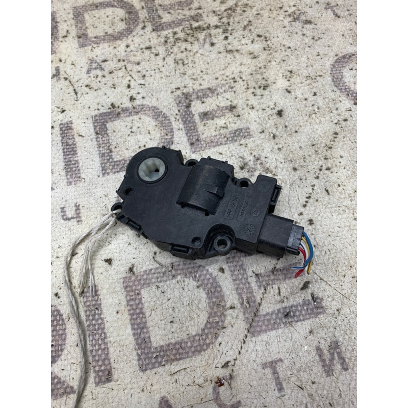 Привод заслонки отопителя (отопление и кондиционирование) Bmw 1-series E81 t1015556h