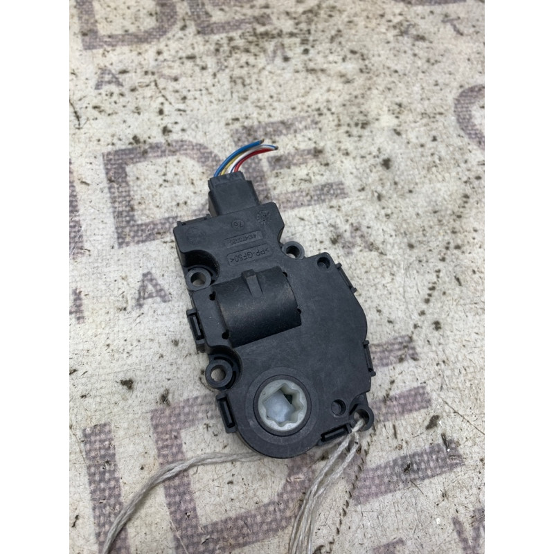 Привод заслонки отопителя (отопление и кондиционирование) Bmw 1-series E81 t1015556h