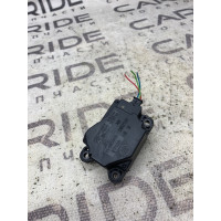 Привід заслонки обігрівача