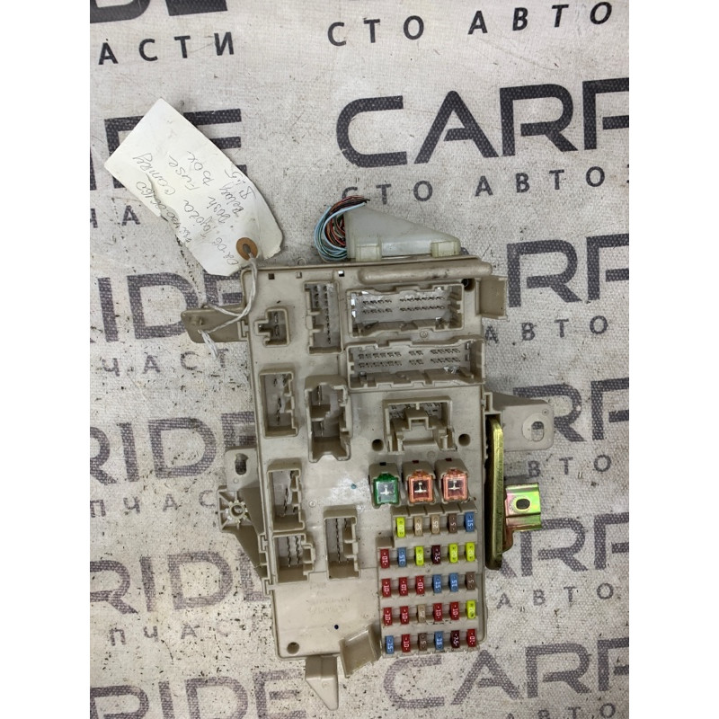 Блок запобіжників (електрика) Toyota Camry 30 8273006160