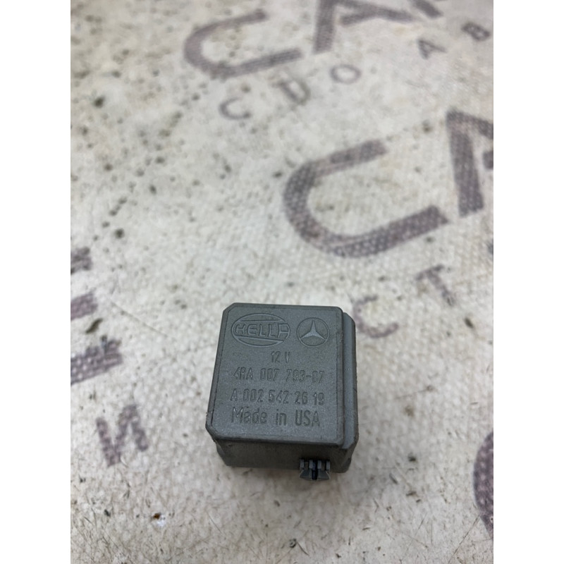 Реле (электрика) Mercedes-Benz E-class W211 a0025422619