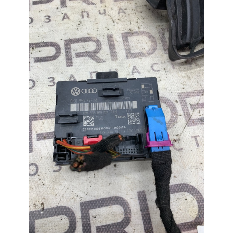Блок управления дверьми (электрика / блоки управления) Audi Q5 8R 8K0959793M