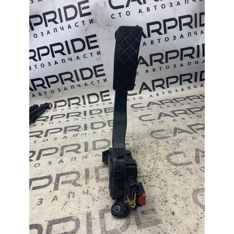 Педаль газа (электрика двигателя) Audi Q5 8R 2010 8k1723523