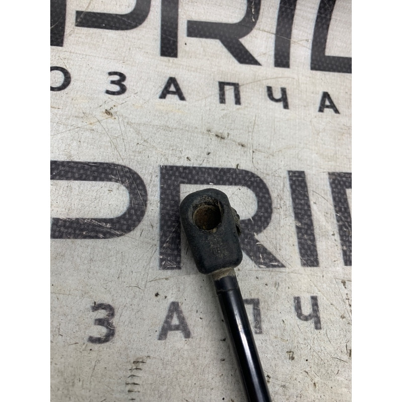 Амортизатор багажника (кузов и элементы) Audi Q5 8R 8r0827552a