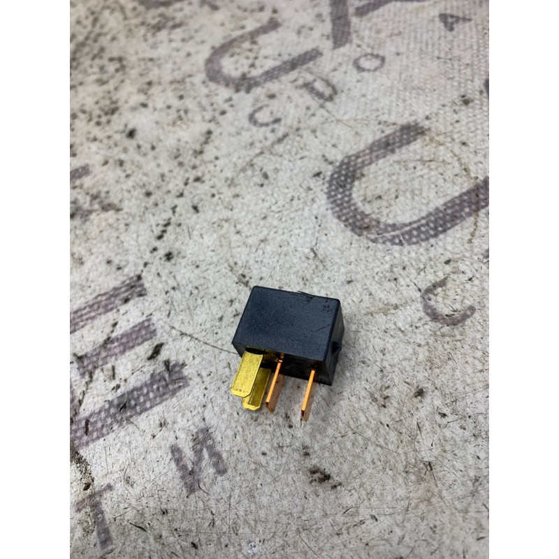 Реле (электрика) Mitsubishi Eclipse DK mr515993