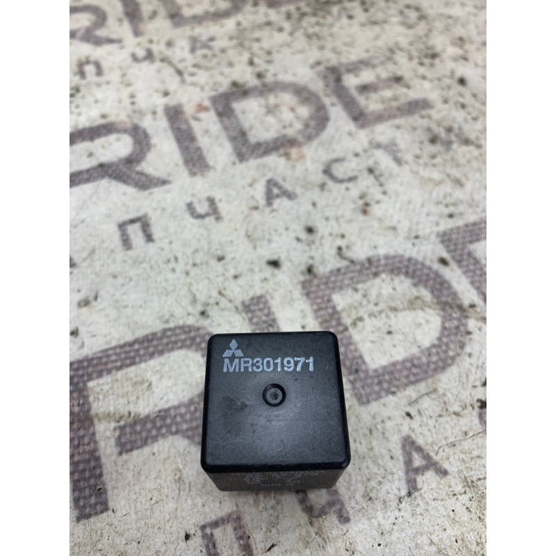 Реле (электрика) Mitsubishi Montero 3 mr301971