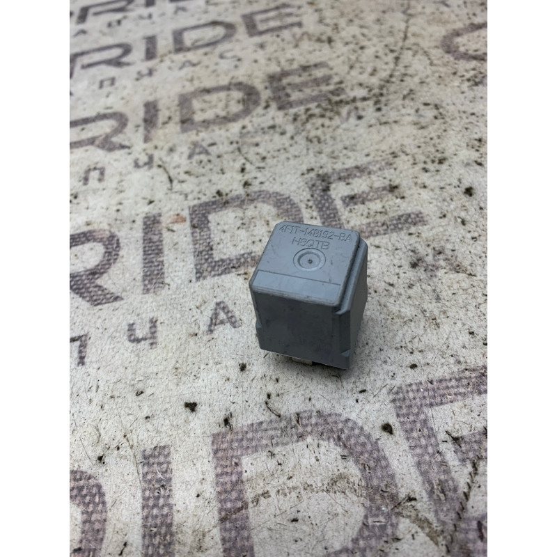 Реле (электрика) Ford Focus MK3 4f1t14b192ba