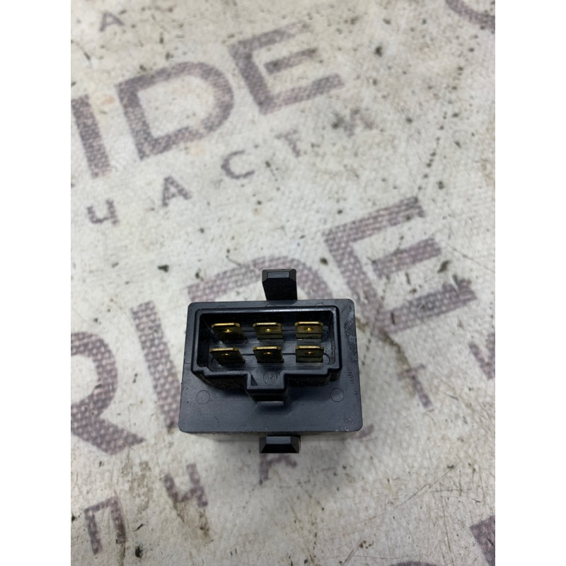 Реле (электрика) Mitsubishi Montero 3 mb572253