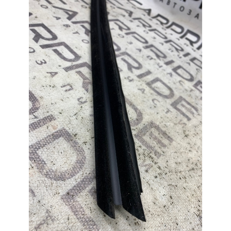 Молдинг стекла внутренний (наружные элементы кузова) Jeep Cherokee Trailhawk 2014 2.4 68103085ac