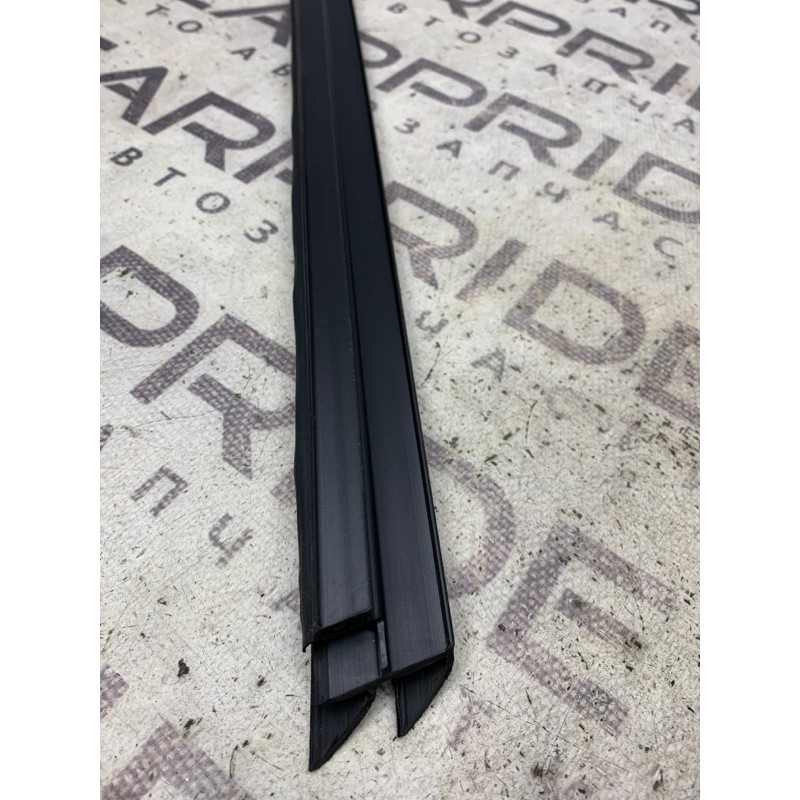 Молдинг стекла внутренний (наружные элементы кузова) Jeep Cherokee Trailhawk 2014 2.4 68103085ac