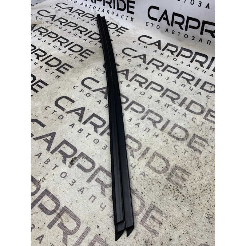 Молдинг стекла внутренний (наружные элементы кузова) Jeep Cherokee Trailhawk 2014 2.4 68103085ac