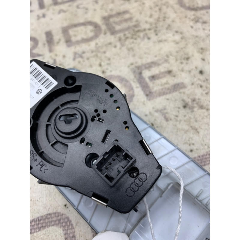 Переключатель света (электрика) Volkswagen Touareg NF 2011 7P6941431E