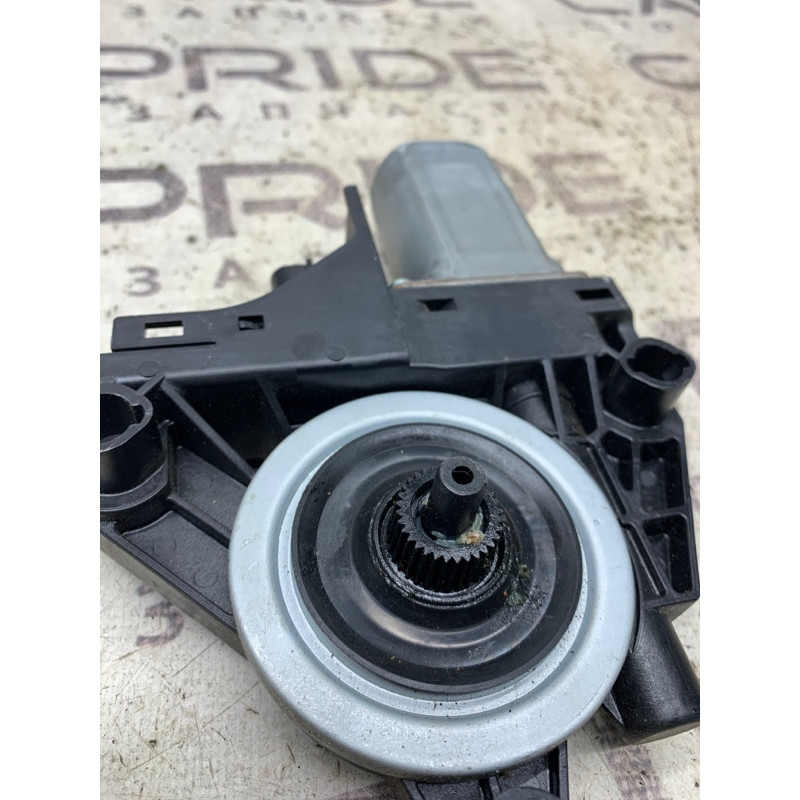 Мотор стеклоподъемника (электрика) Jeep Cherokee KL 2015 68227366AA