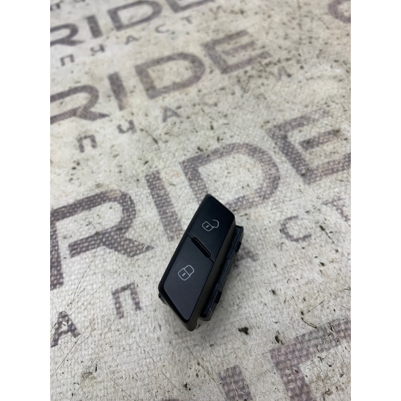 Кнопка блокировки центрального замка (электрика / кнопки) Volkswagen Passat B7 2014 1.8 561962126a