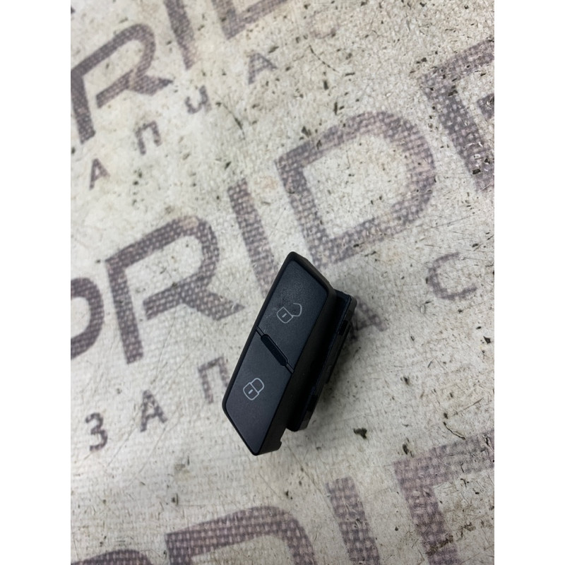 Кнопка блокировки центрального замка (электрика / кнопки) Volkswagen Passat B7 2014 1.8 561962126a