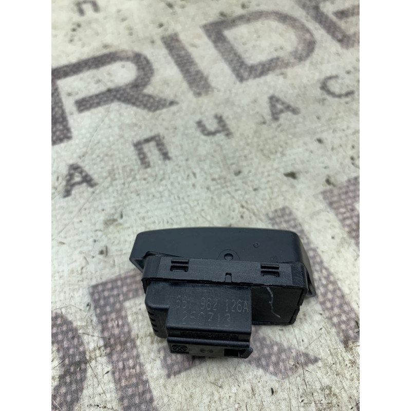 Кнопка блокировки центрального замка (электрика / кнопки) Volkswagen Passat B7 2014 1.8 561962126a