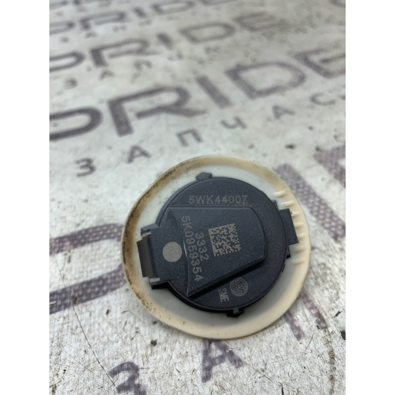 Датчик удара (электрика / датчики) Volkswagen Passat B7 2014 1.8 5k0959354