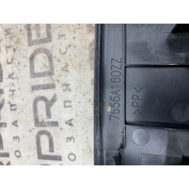 Накладка на порог (кузов и элементы) Mitsubishi Outlander GF 2017 2.4 7656A160XA