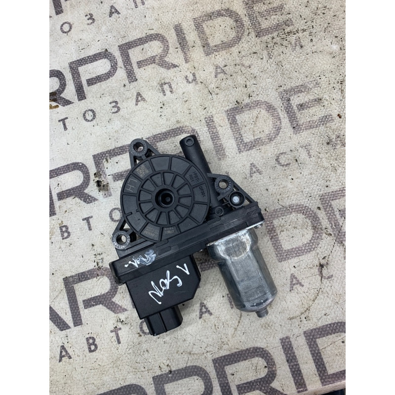 Мотор стеклоподъемника (электрика) Hyundai Sonata LF 2015 2.4 82450c1010