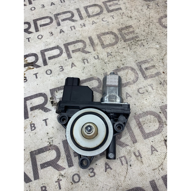 Мотор стеклоподъемника (электрика) Hyundai Sonata LF 2015 2.4 82450c1010