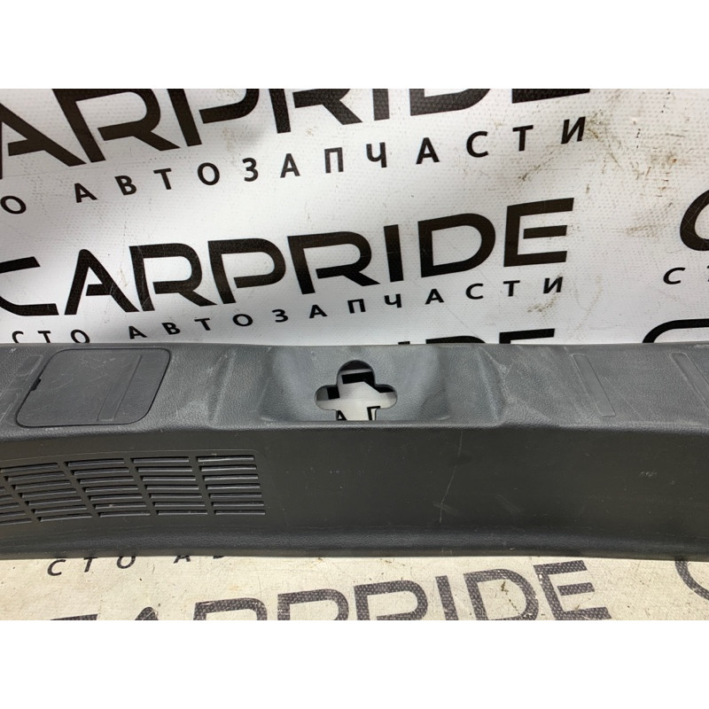 Накладка замка крышки багажника (салон) Mitsubishi Outlander GF 2017 2.4 7240a135