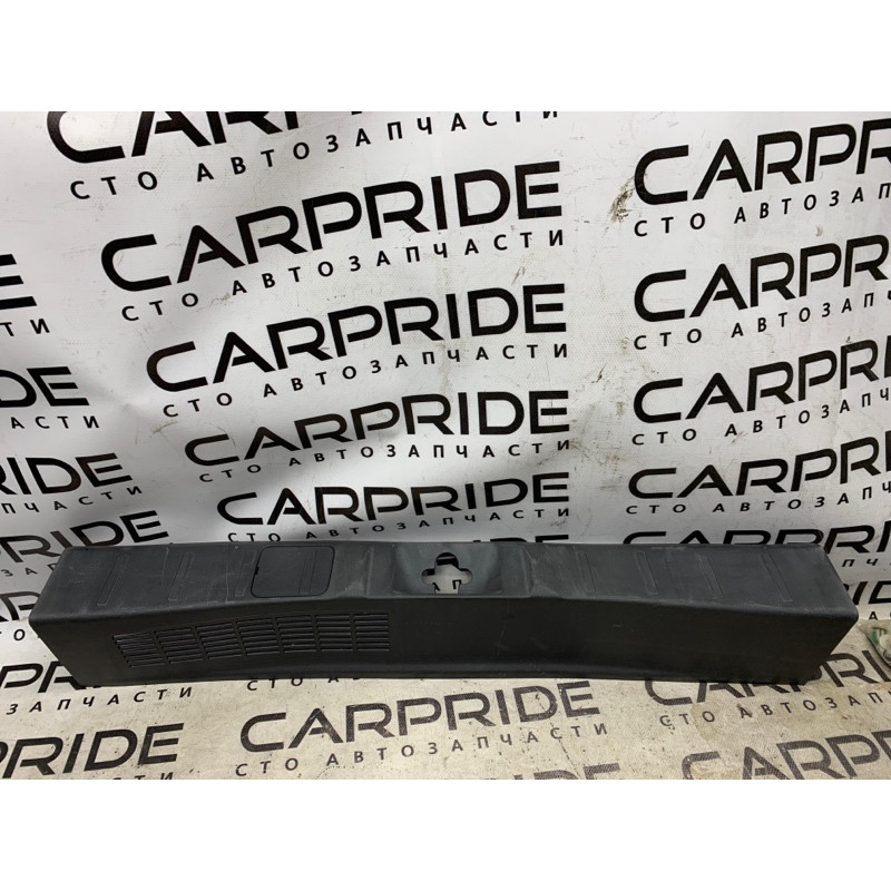 Накладка замка крышки багажника (салон) Mitsubishi Outlander GF 2017 2.4 7240a135