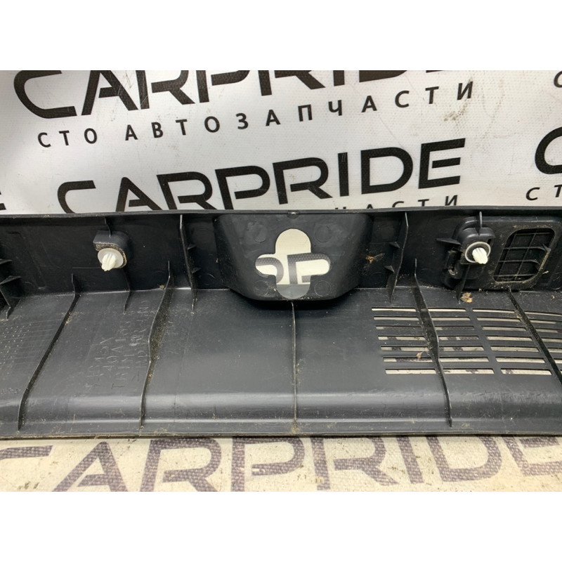 Накладка замка крышки багажника (салон) Mitsubishi Outlander GF 2017 2.4 7240a135