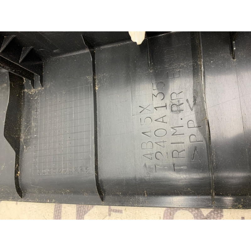 Накладка замка крышки багажника (салон) Mitsubishi Outlander GF 2017 2.4 7240a135