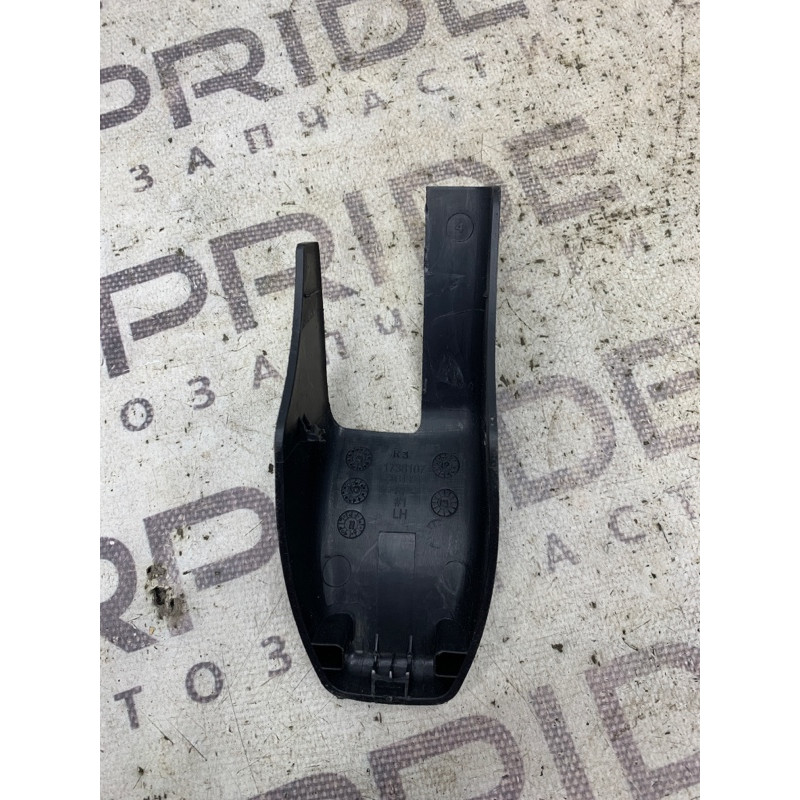 Заглушка сидения (салон) KIA Sorento UM 2013 2.4 880561U010VA